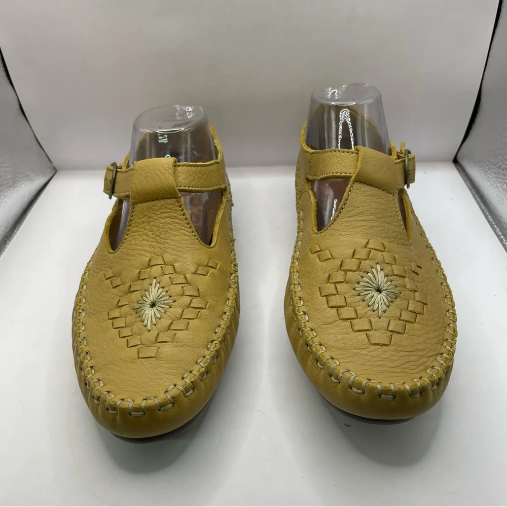 NWOB Hush Puppies Leather Moccasin Casual Comfort Strap Women’s Yellow size 11W - Picture 5 of 6